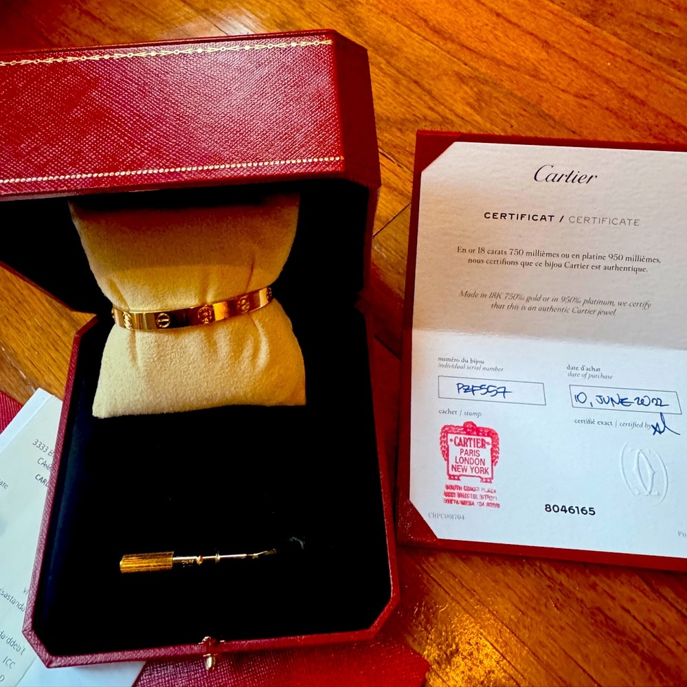 Authentic Cartier love bracelet. Yellow gold size 15